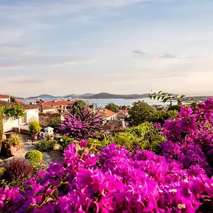 buradan rezervasyon yapın